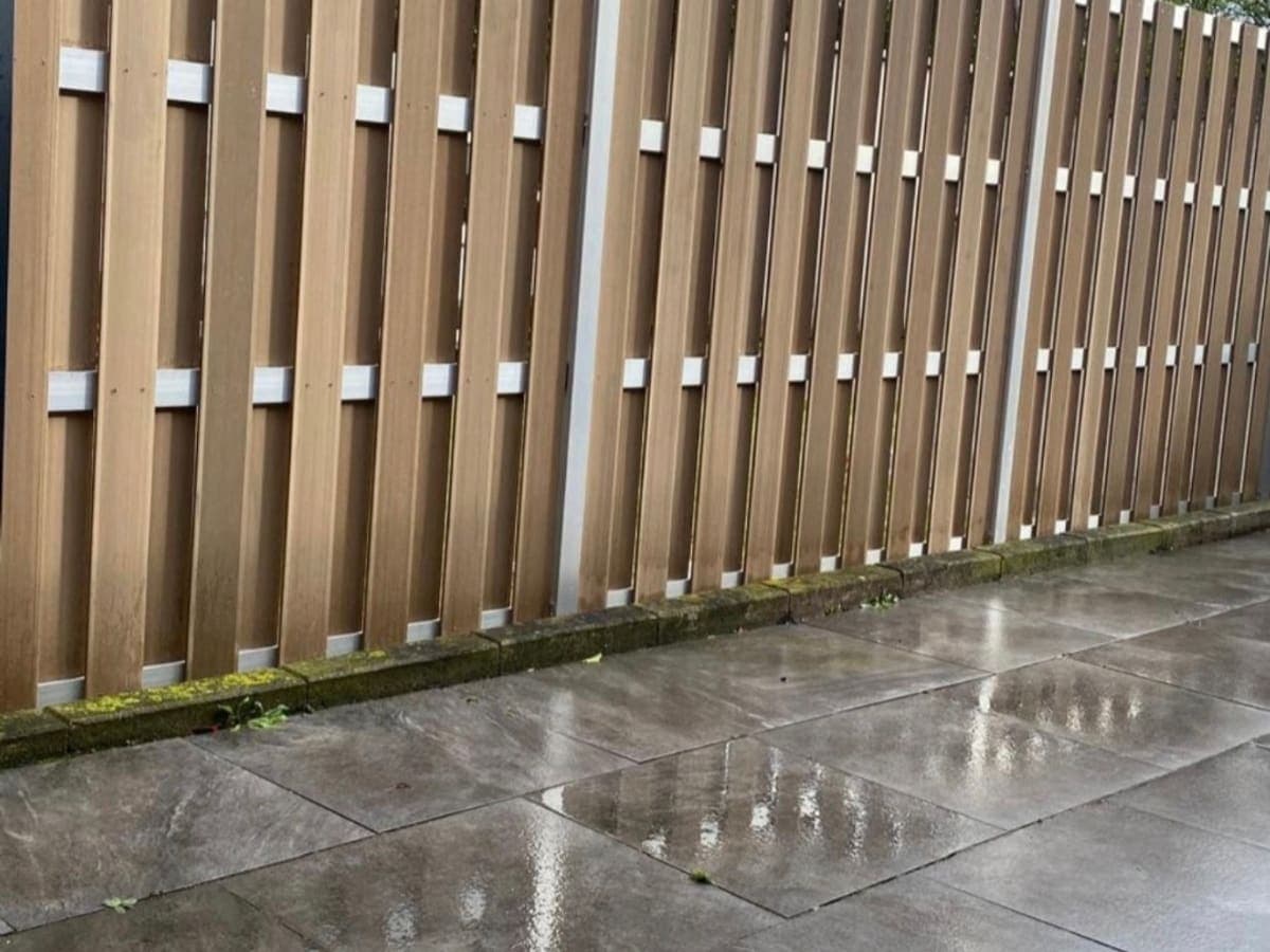 Sichtschutzzaun aus Holz